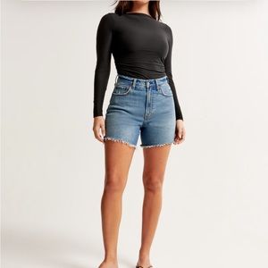 Abercrombie and Fitch Curve Love High Rise Dad Short Size 27